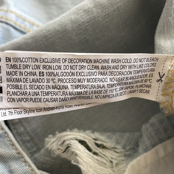 Forever 21 Sequined and distressed Light Wash Denim Jeans Size 31 - Picture 7 of 7